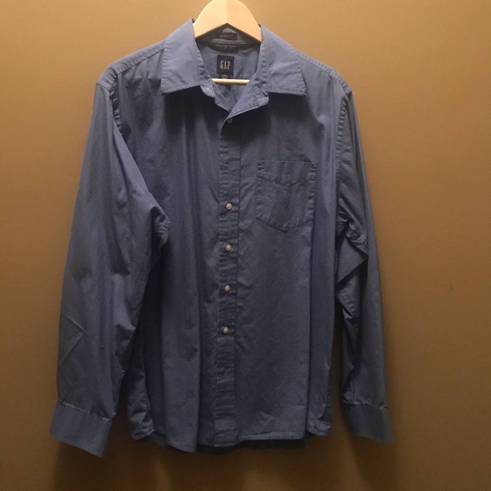 Men’s Gap button down long sleeve shirt. SZ L blue